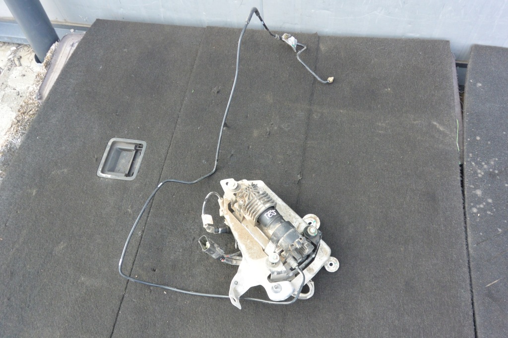 Купити Компресор підвіска комплект  tesla model s 12-16