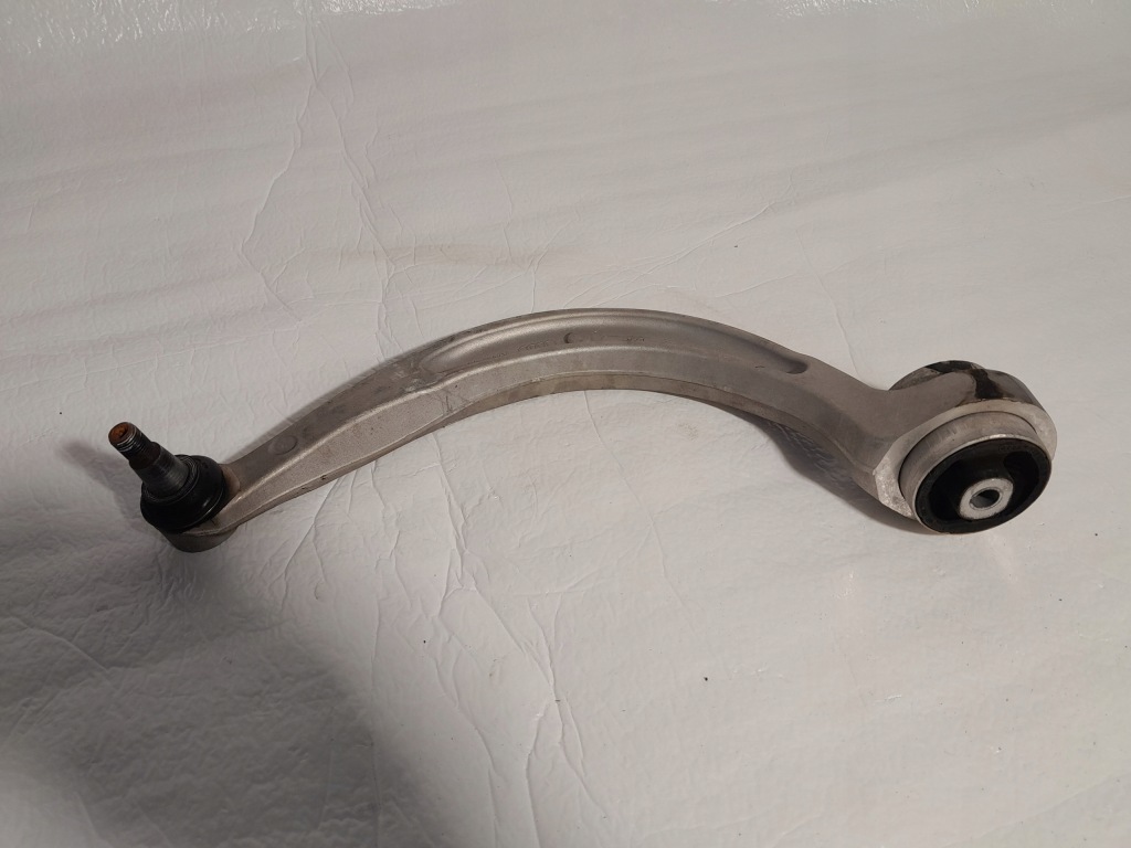 Купити Audi a4 b9 рестайлінг  важіль правий перед 8w0407696b