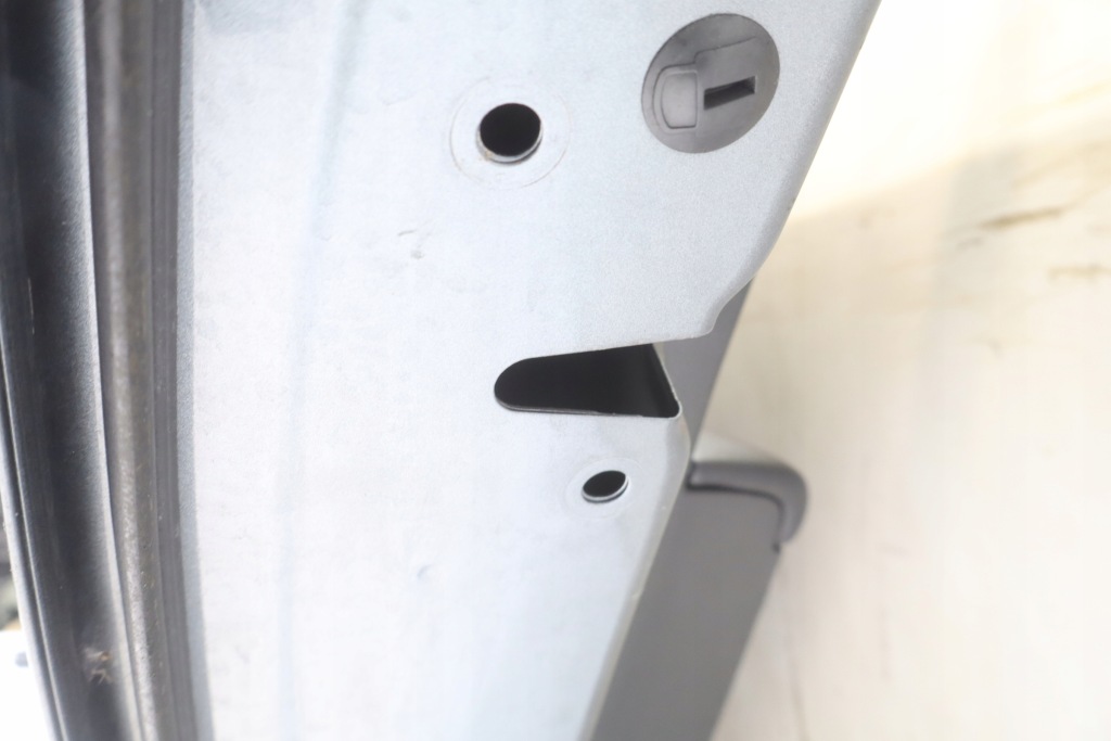 Купити Дверей ліве задні volkswagen jetta vi рестайлінг  седан ld7x