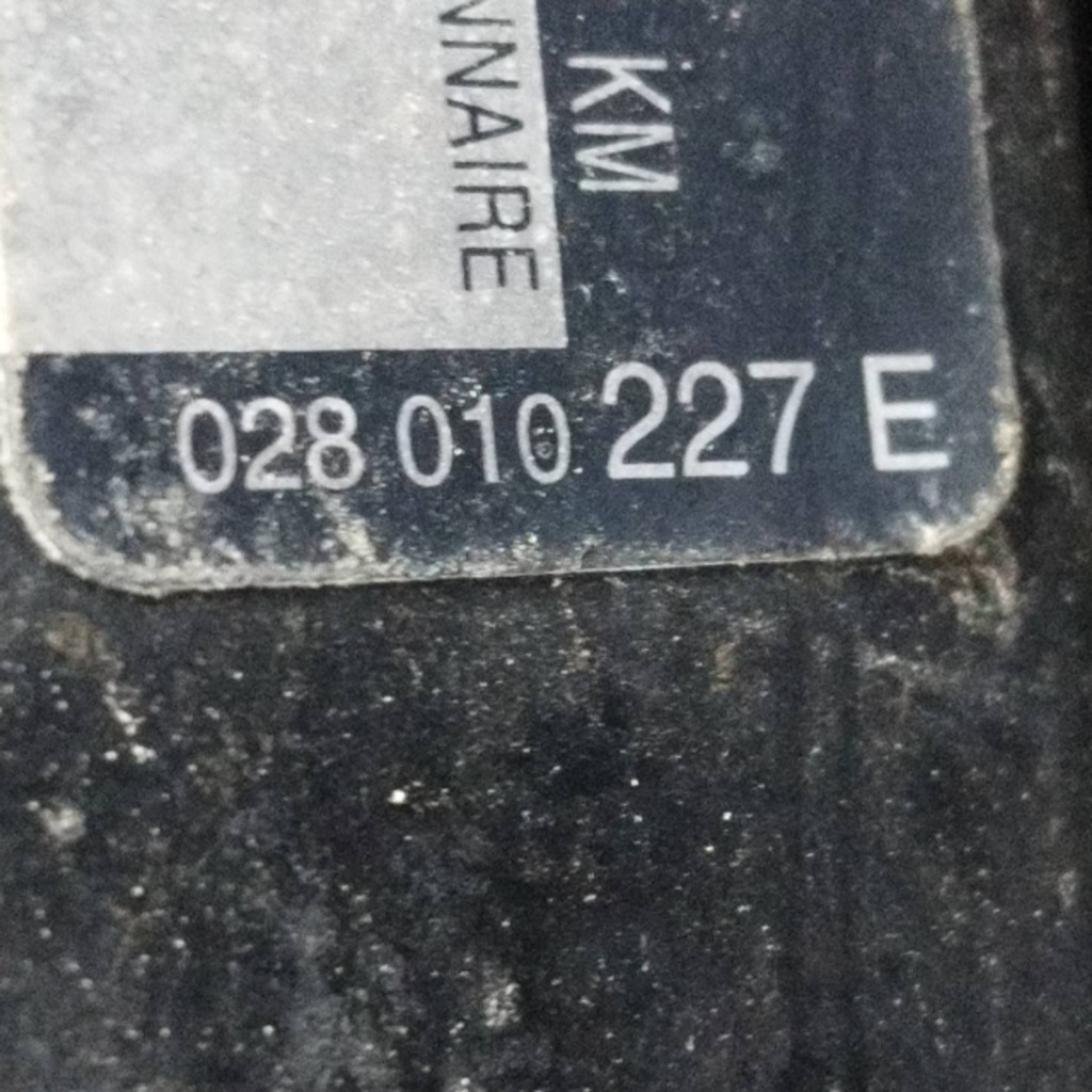 1999 audi a4 s4 b5 8d кришка передня / капот двигуна 028010227e Київ