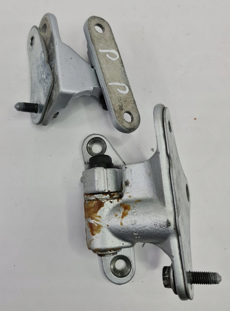 фото №2, Петли дверь правый перед 775 mercedes w251 пара