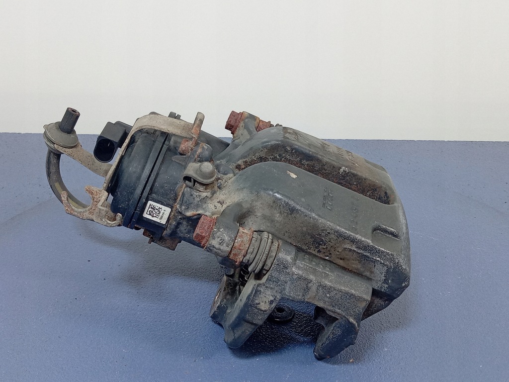 фото №4, Bmw 7 g11 g12 суппорт задний правый скоба 44/24