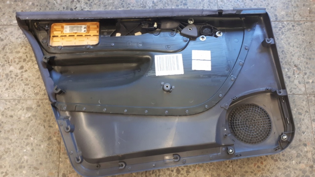A1687202070 обшивка дверь левый перед mercedes w168 Оригинал