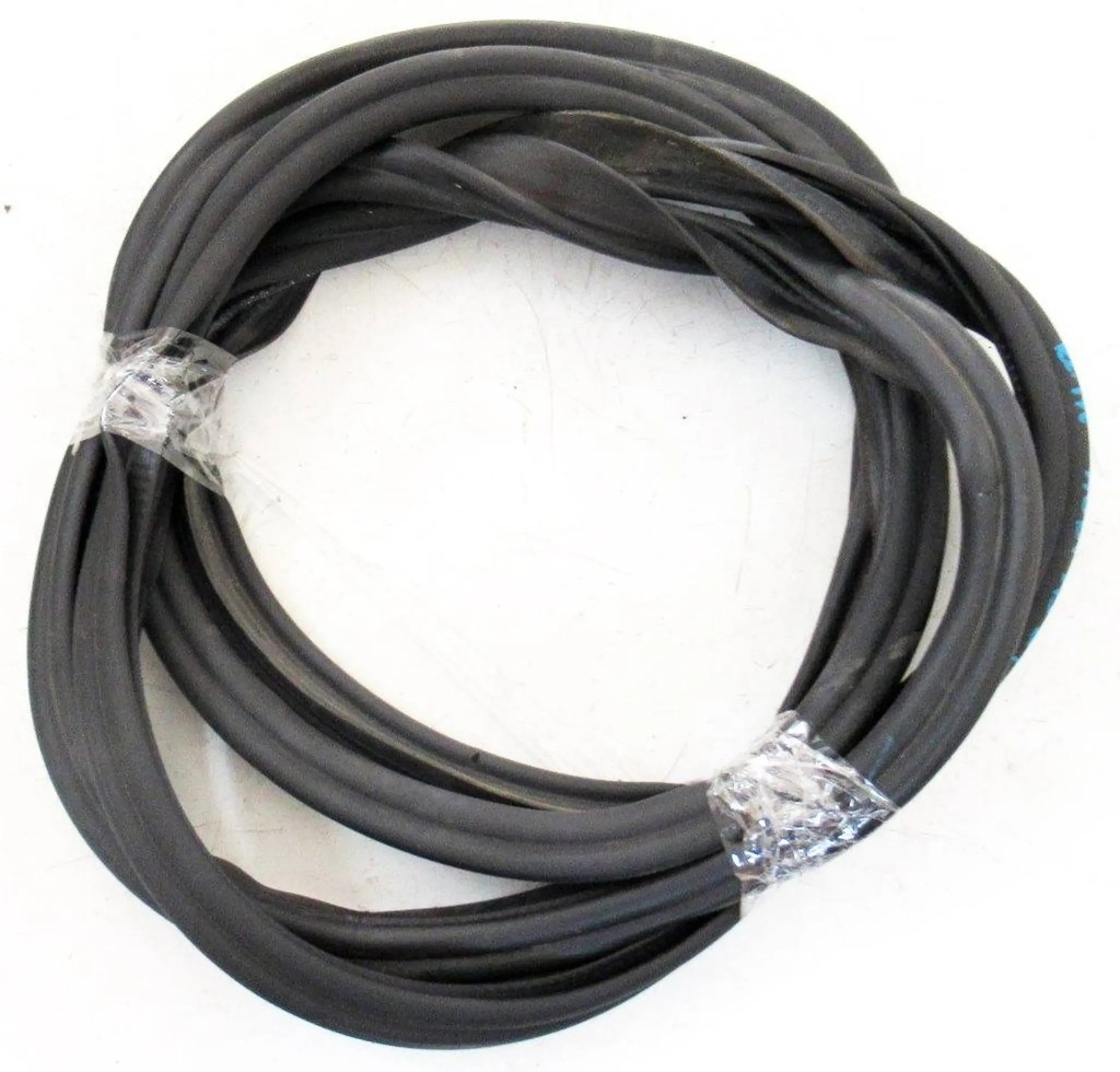 фото №1, Audi a5 8t прокладка кришки багажника sportback