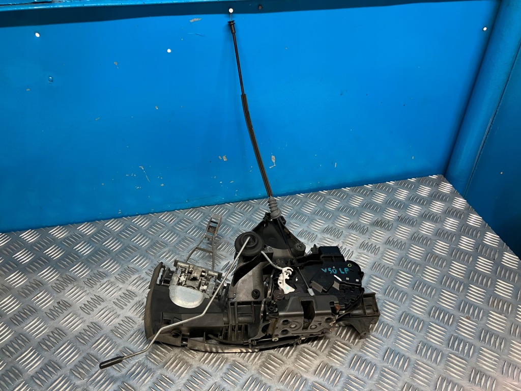 фото №1, Volvo v50 1.6d замок дверь левый перед 30753657