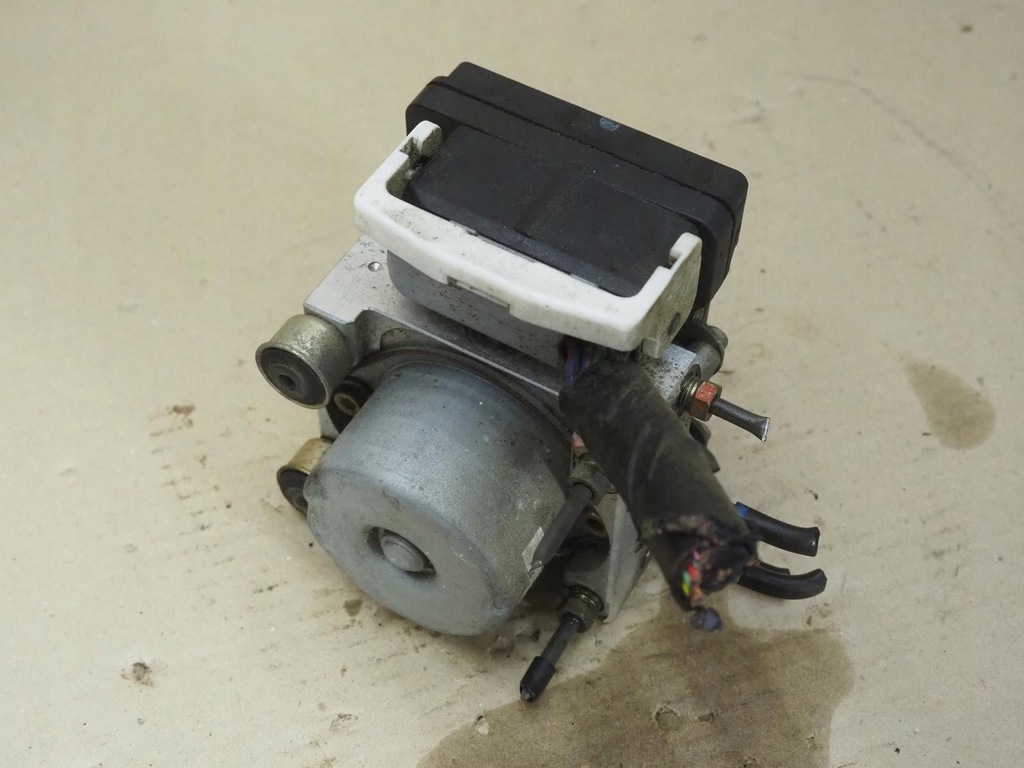 фото №14, Mazda demio 00r 1,5 блок керування насос abs d269437a0