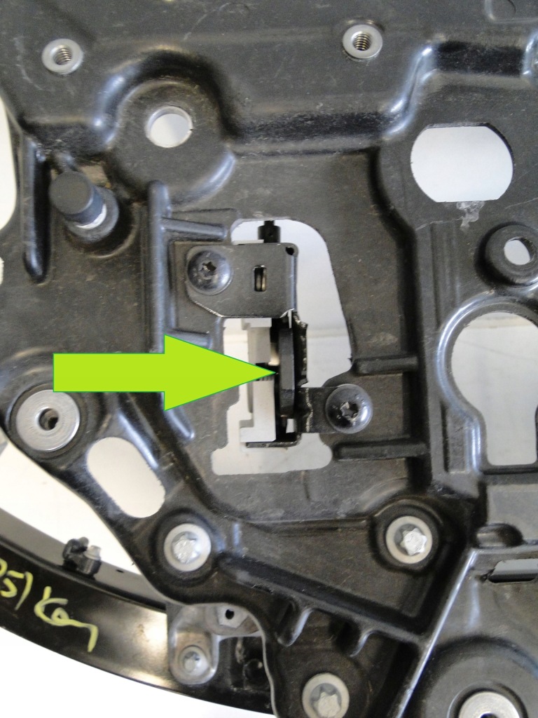 фото №4, Mercedes замок капот правый + датчик переключатель замка sl r232 232