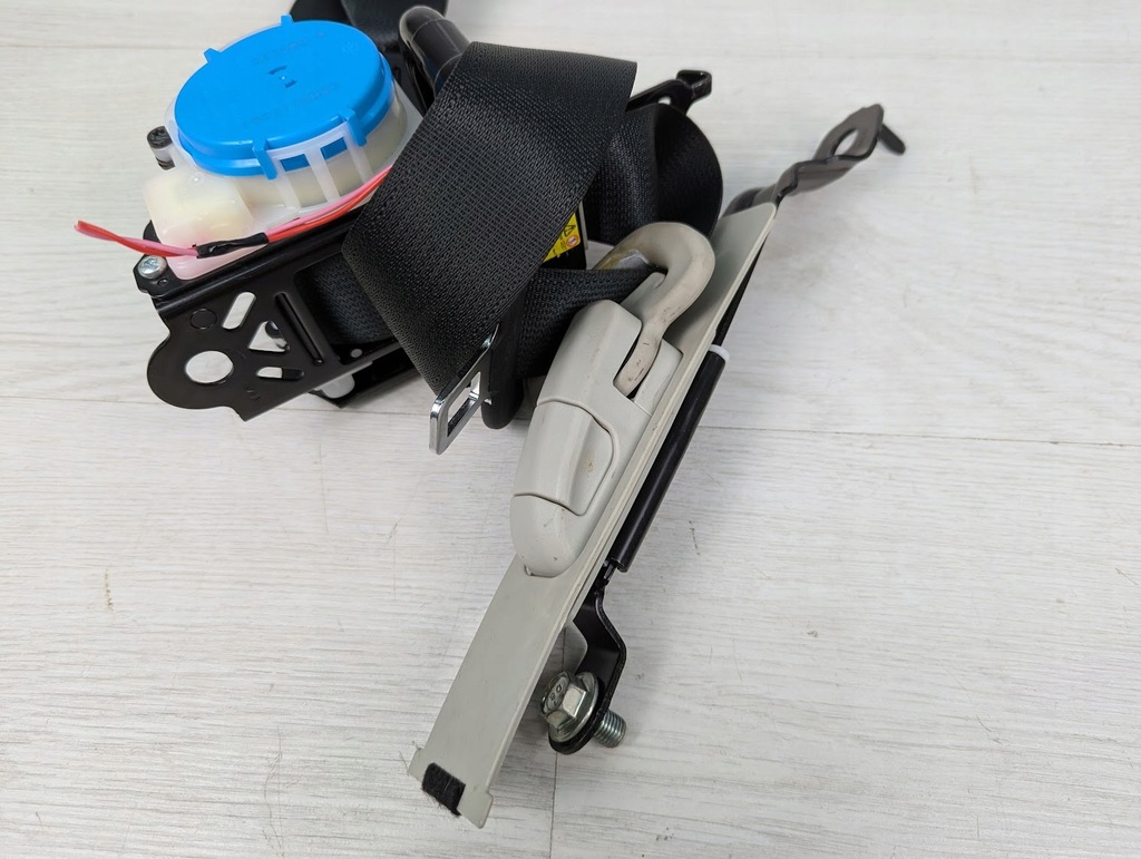 фото №9, Pas безопасности mazda 6 0589p1000146