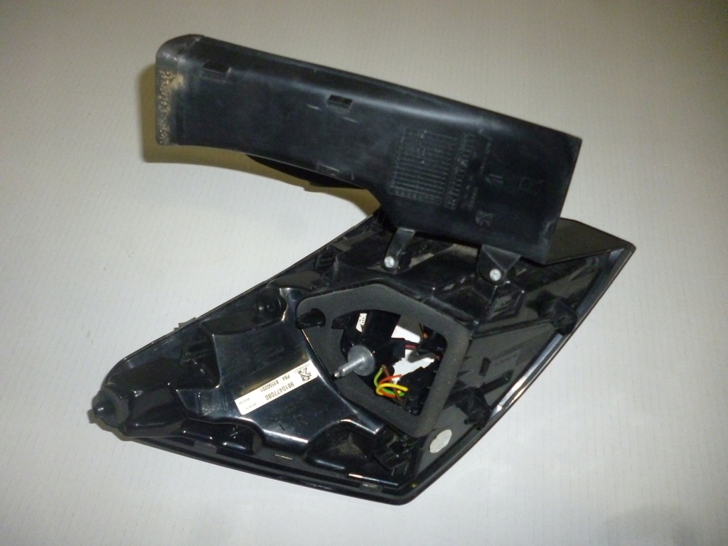 фото №7, Peugeot 3008 ii лампа задня задня rh/lh