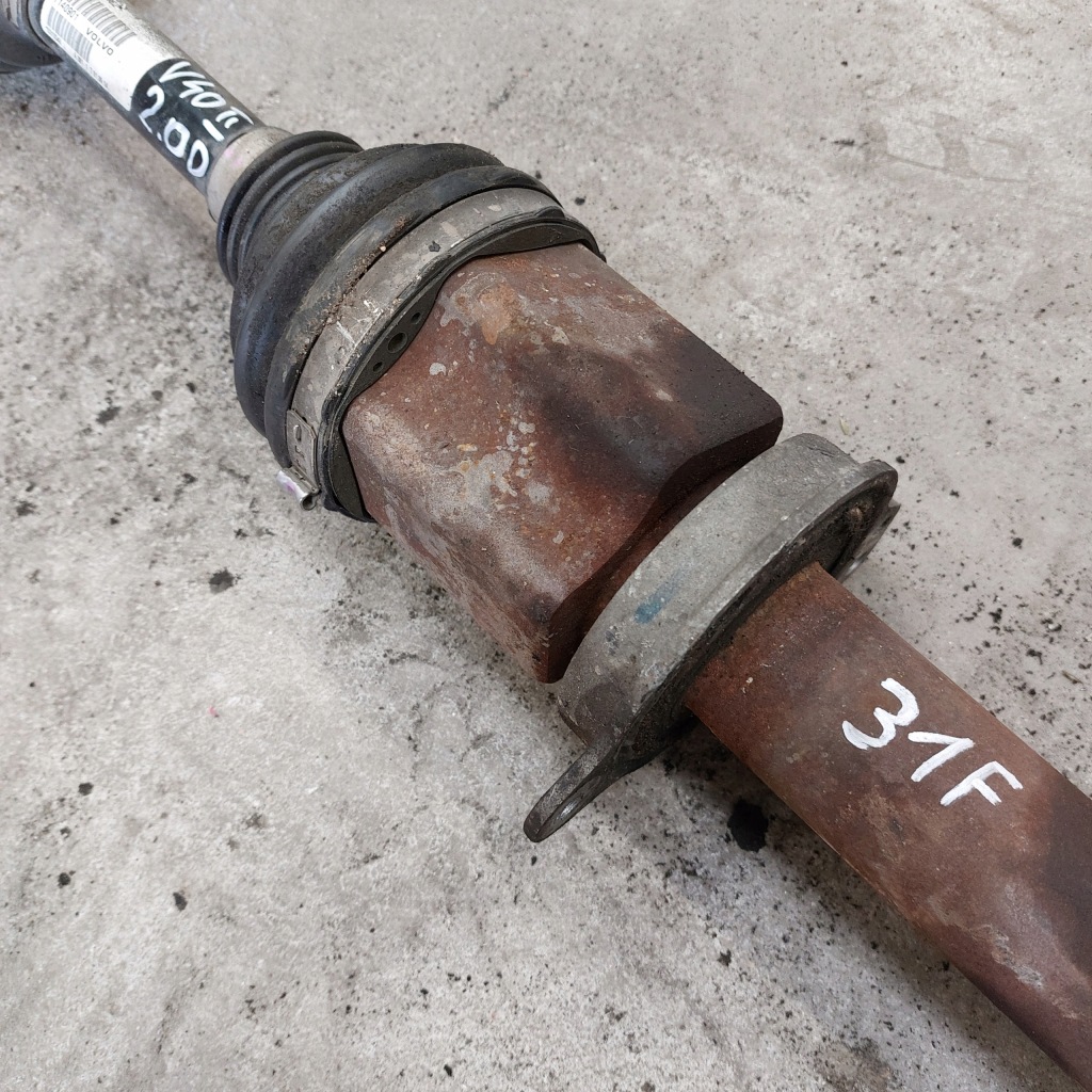 Volvo v40 2 2,0d 2014 привідний вал права довга p31325962 Зі Шроту