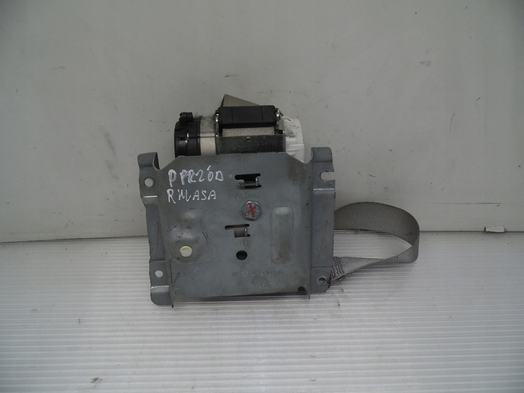 фото №1, Pas безпеки правий перед mercedes w251