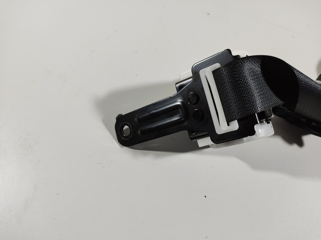 фото №13, Lexus is300h 13r pas безопасности правый задняя