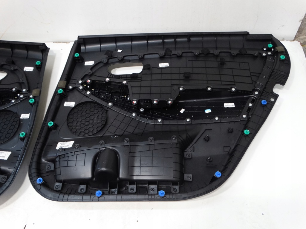 фото №12, Комплект обивка дверь kia carens iv 13-19r. europa