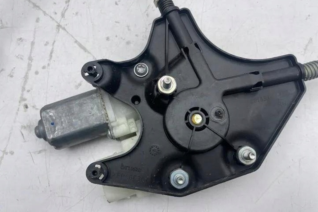 фото №6, Підйомник скло лівих передніх двері bmw i3 i01 7290858 0.65l hybrid