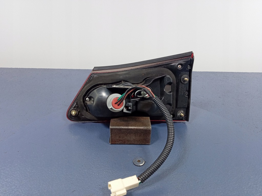 Lexus is 2 xe20 фара задній ліва внутрішня led Ціна