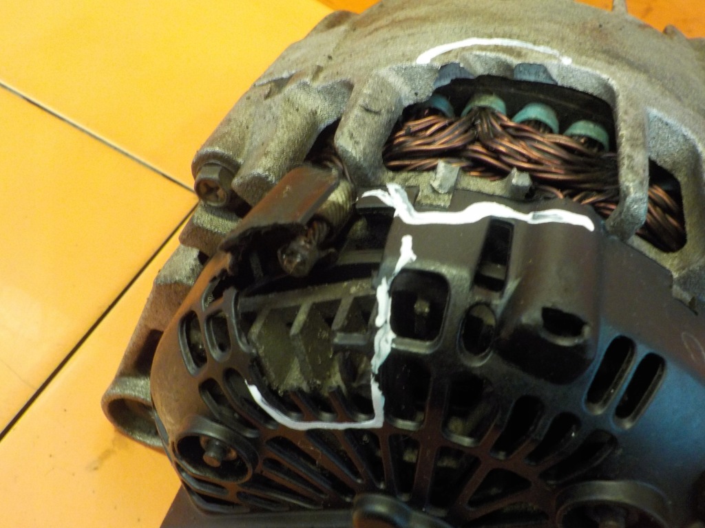 Trafic vivaro primastar 2.0 dci euro 5 13r 114km m9r630 генератор в Украине