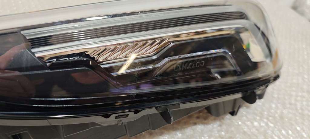 фото №3, Лампа правая верхний перед lynk&co 01