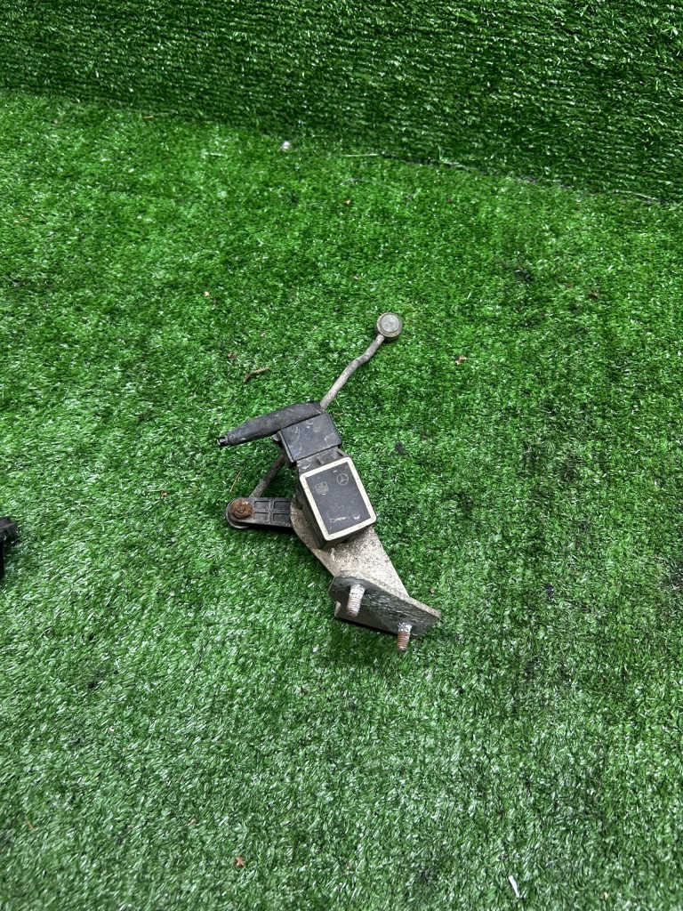 фото №1, Mercedes w211 датчик вирівнювання a0105427717