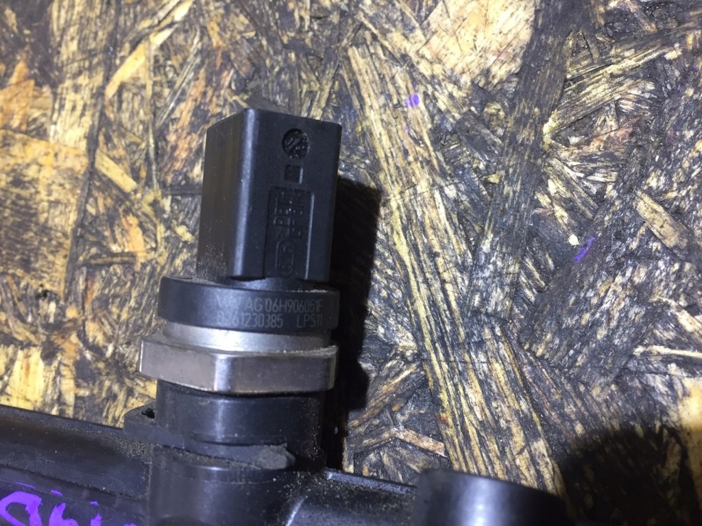 Купить A4 b8 рестайлинг  1.8 tfsi молдинг датчик 06h906051f