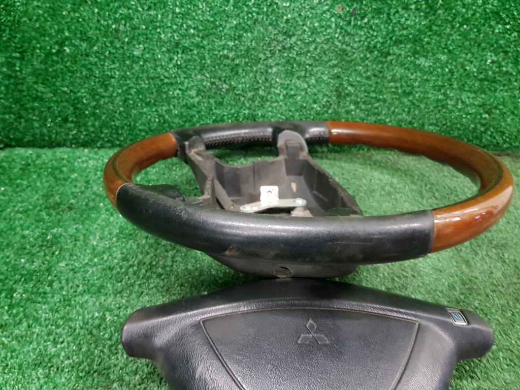 Кермо  mitsubishi carisma Зі Шроту