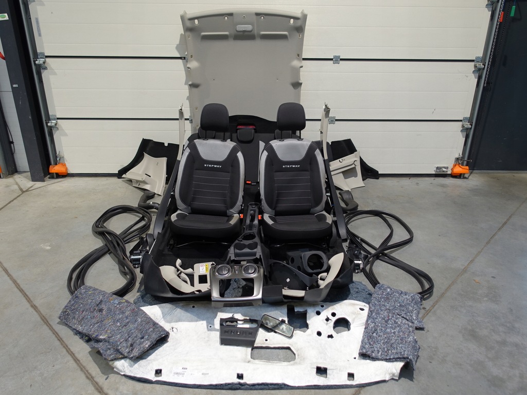 фото №1, Dacia sandero ii stepway lift сиденья заднее сиденье коврик салон полный середина