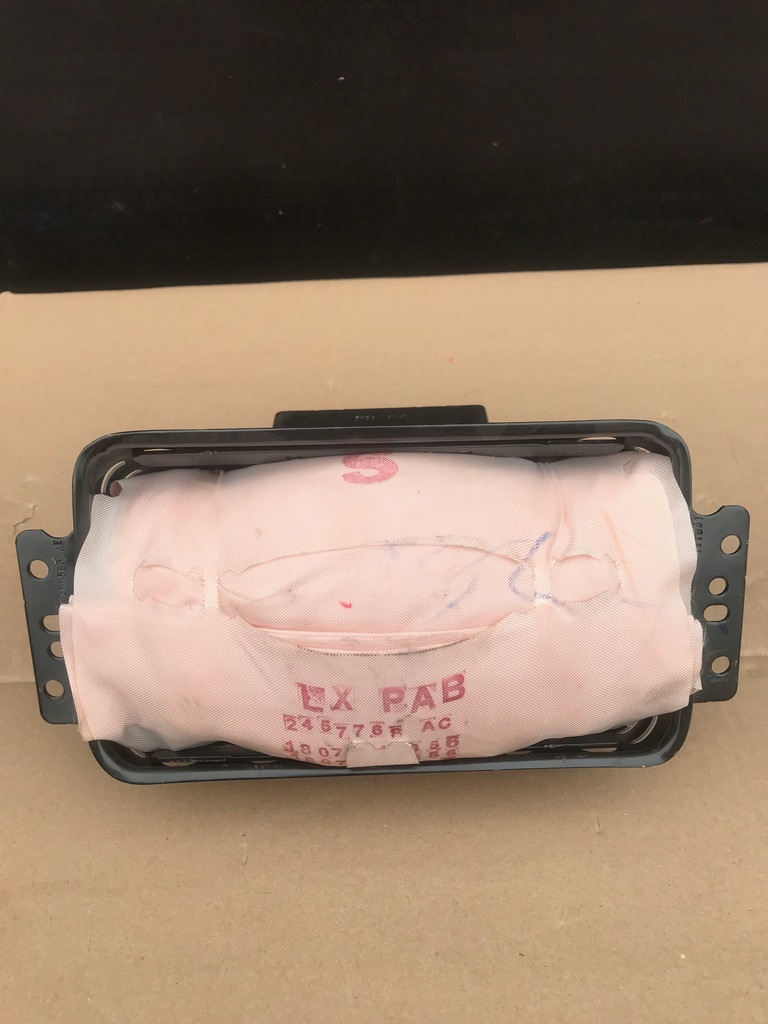 фото №1, Подушка подушка безпеки пасажира chrysler 300c ii thema