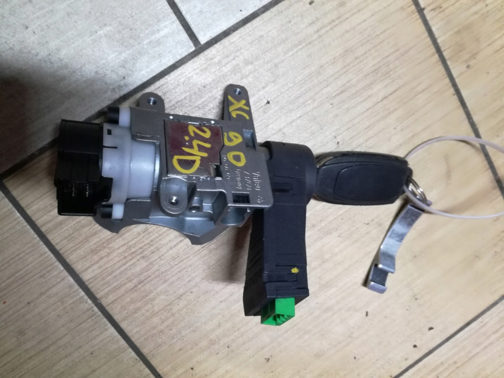 фото №1, Volvo xc90 i lift замок зажигания с ключ