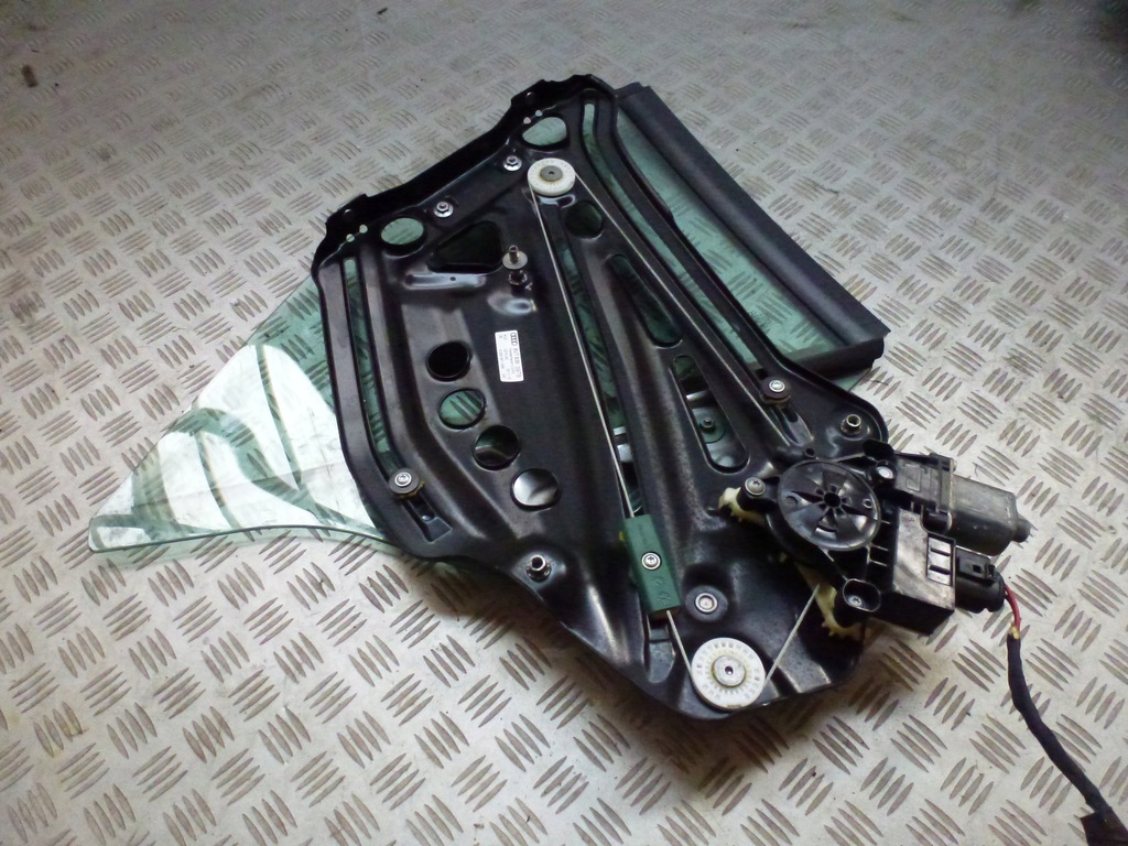 фото №5, Стекло кузовная левая audi a3 8v 8v7839397b