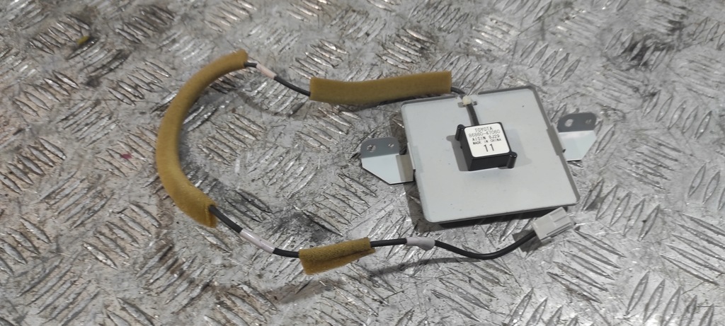 фото №1, Антенна gps toyota prius ii 03-