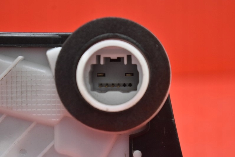 фото №7, Замок дверь правый перед передний eu t60-11170 subaru outback 5 v 14-19