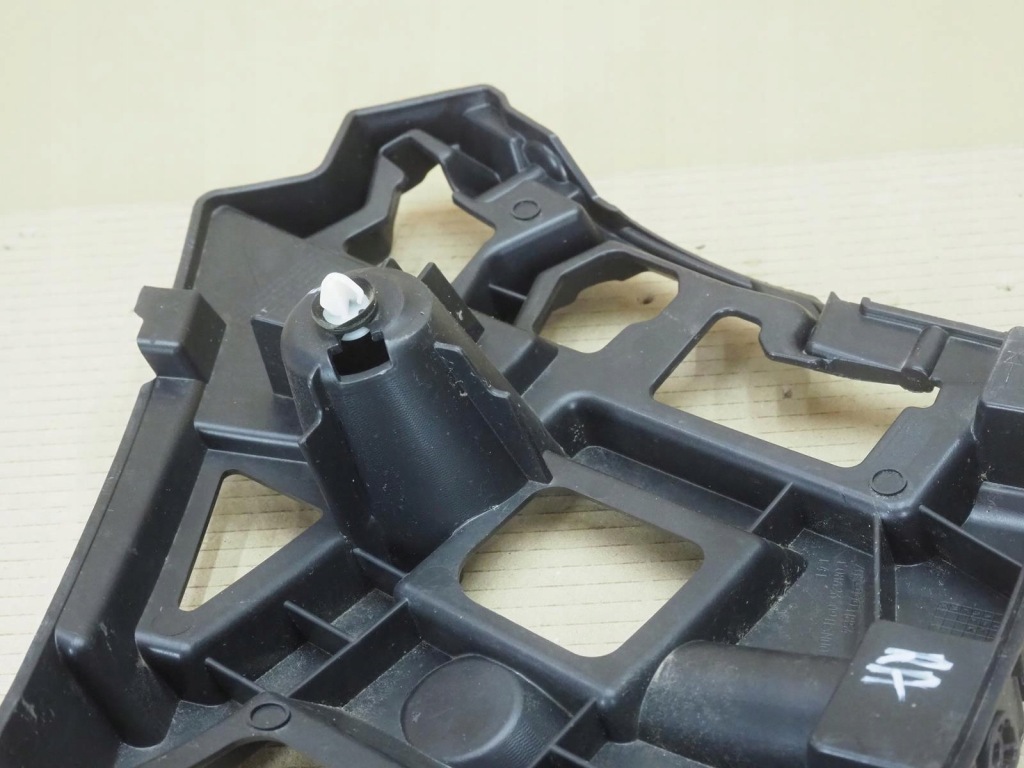 фото №13, Citroen c4 iii 9830714280 направляющая кронштейн бампера задняя правый