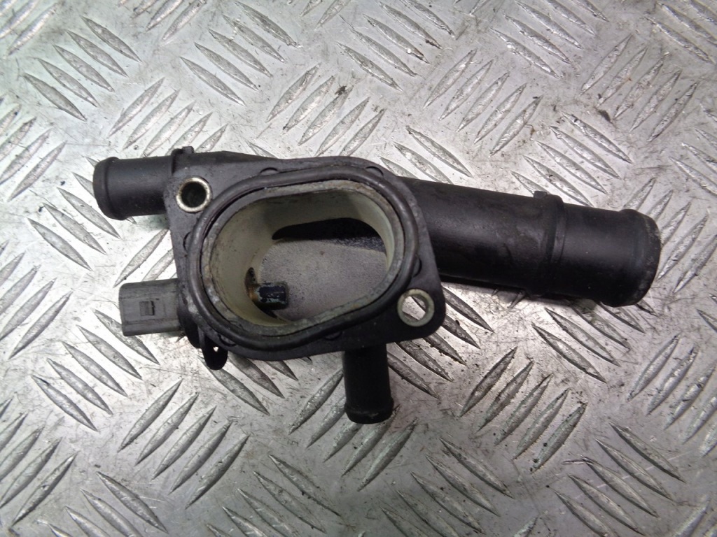 фото №1, Патрубок wody vw fox 1.4 tdi 038121132d