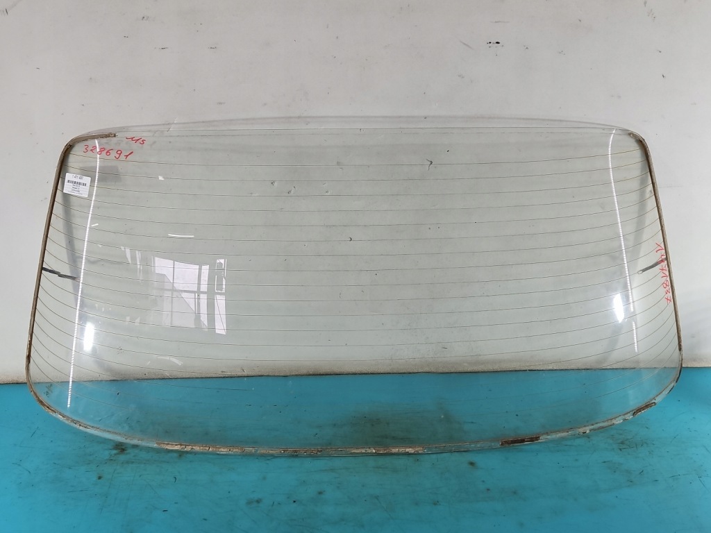 Купить Стекло задняя mercedes 123 sedan задний