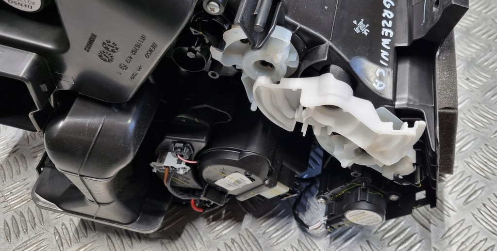 фото №10, Renault clio v отопитель 272702116r