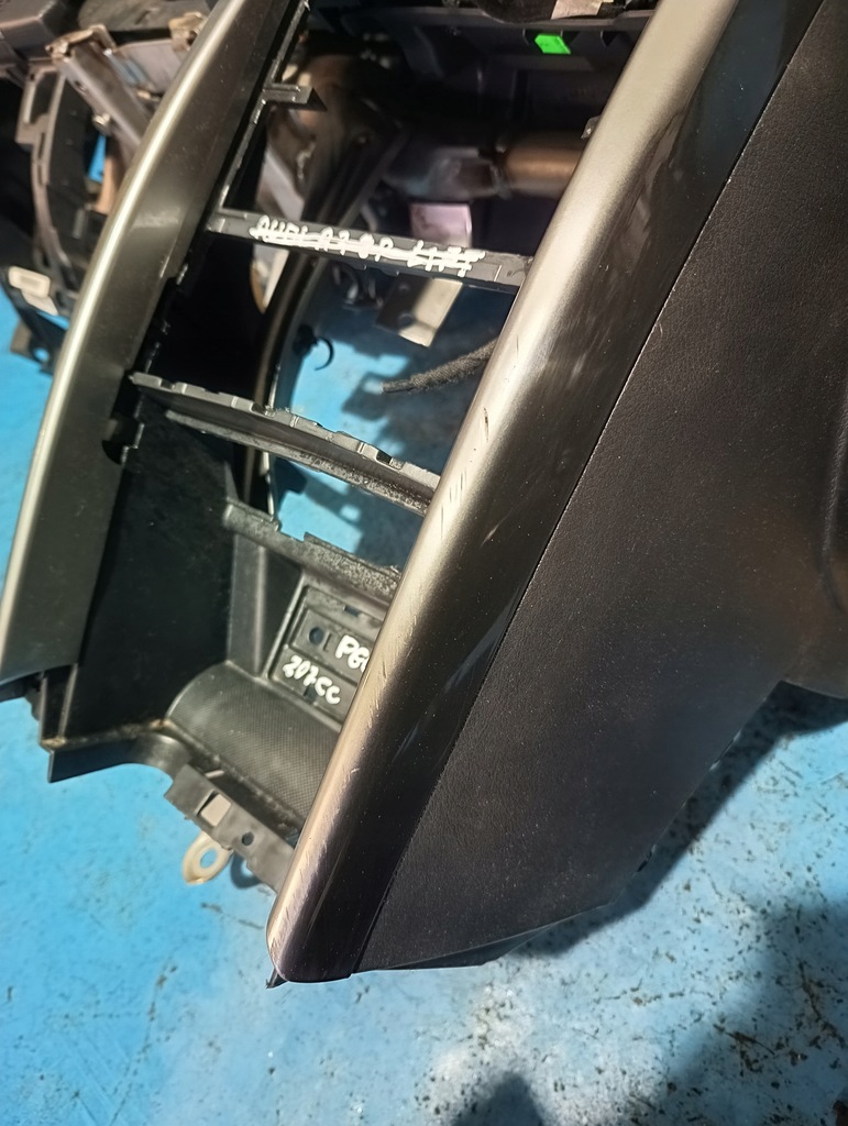 фото №7, Консоль приборная панель приборная приборная панель peugeot 207 cc