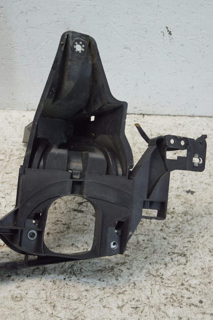 Направляющая кронштейн крыла правое bmw x5 e70 7157984 в Украине