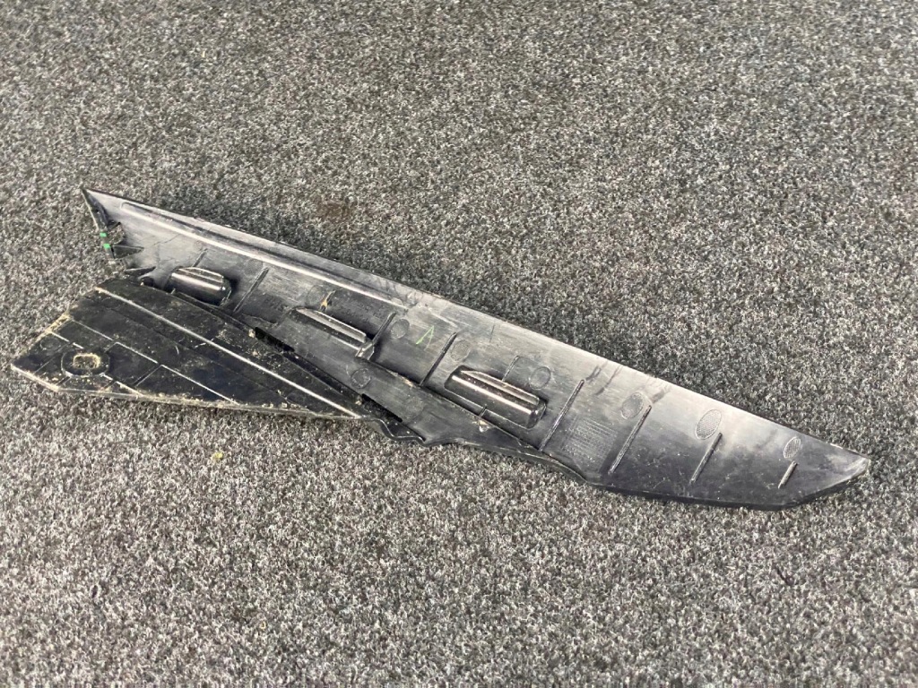 фото №2, Mercedes a klasa w177 направляющая бампера правый перед