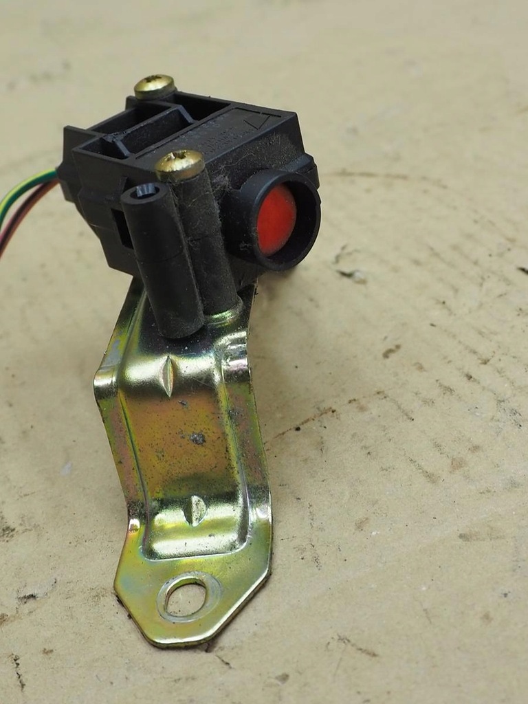 фото №7, Mazda tribute 00-07 выключатель ударный