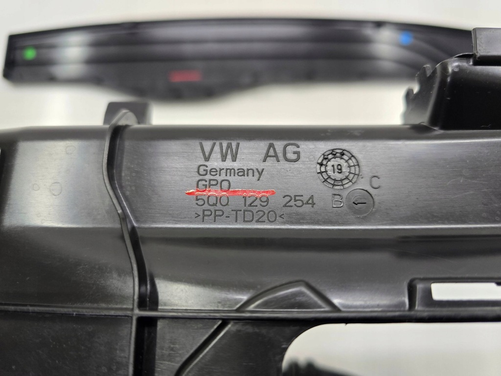 фото №7, Впуск воздуховод воздуха поперечина vw golf vii leon octavia iii a3 sportsvan