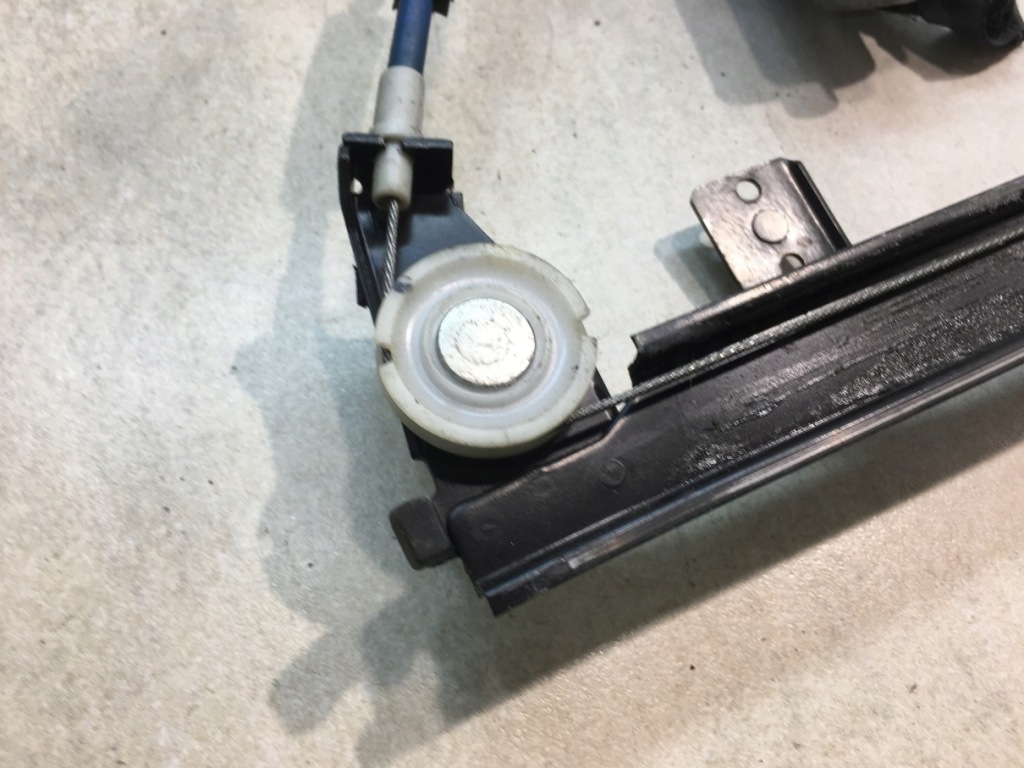 Подъемник стекло правый перед multipla fl 465106290 в Украине