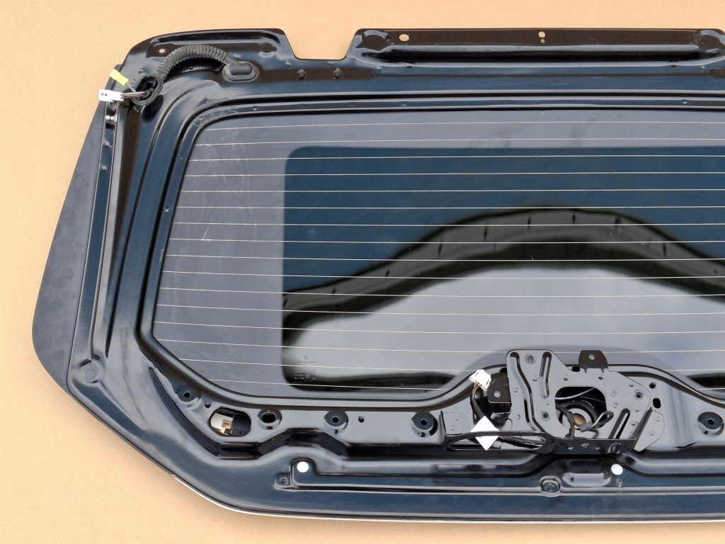 Vito v-klasa w447 скло кришки задній велика хром a447400710 Ціна