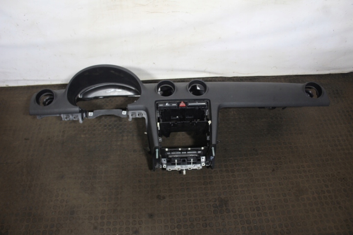 фото №11, Панель приладів приладова подушка безпеки подушки безпеки ремені audi a3 8p