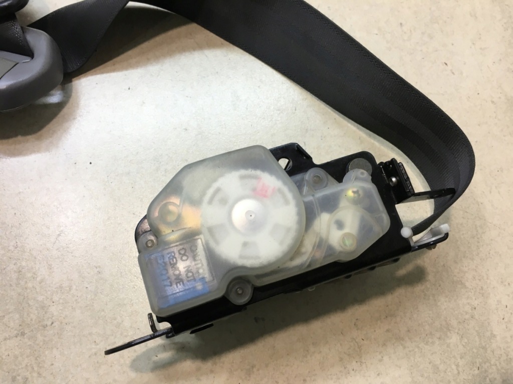 фото №2, Pas безопасности правый перед carina e iv t19