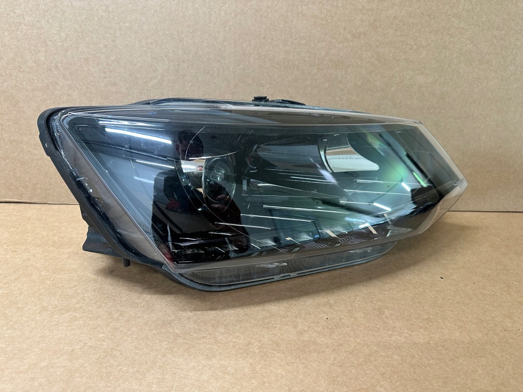 Купить Skoda fabia 3 6v1 фара правый  перед передняя cała