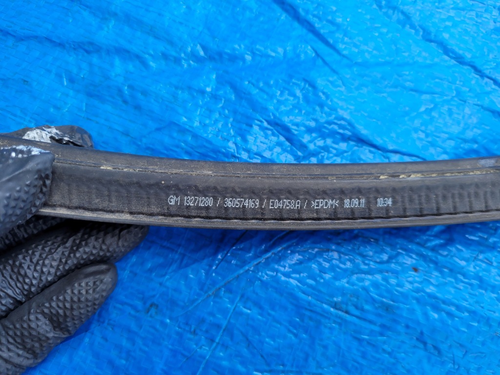 фото №11, Opel-części | astra j молдинг прокладка капот перед 13284009