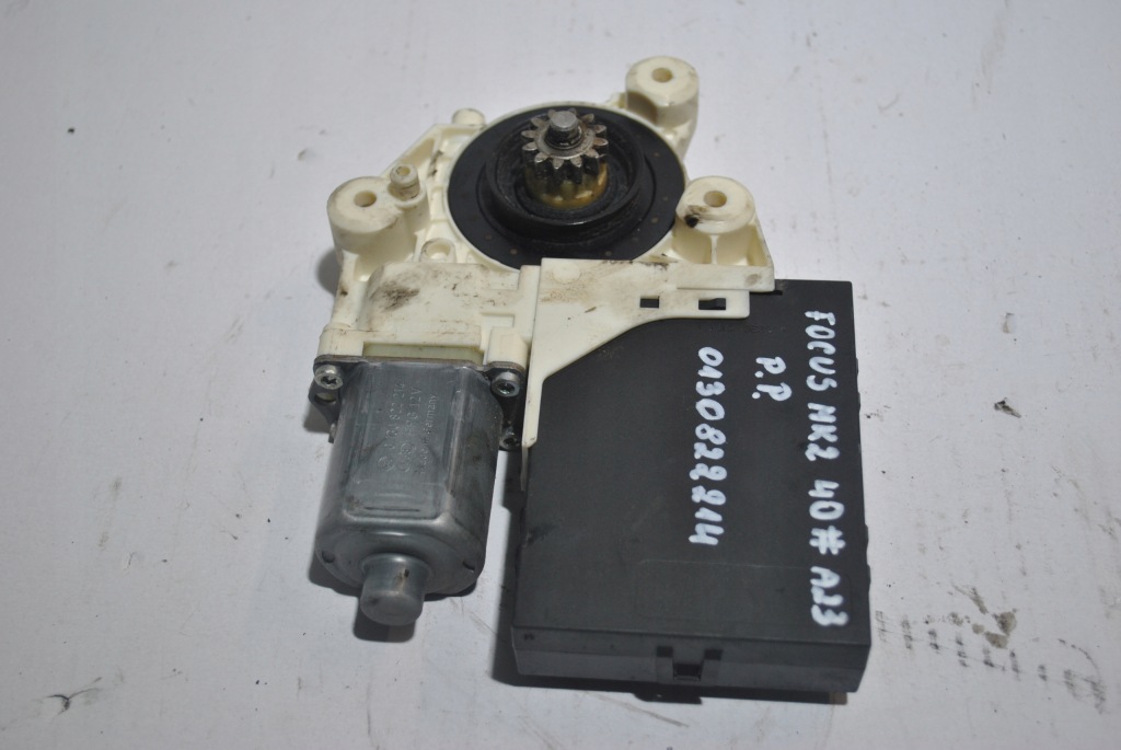 Двигатель стекло ford focus mk2 правый перед 0130822214 Киев