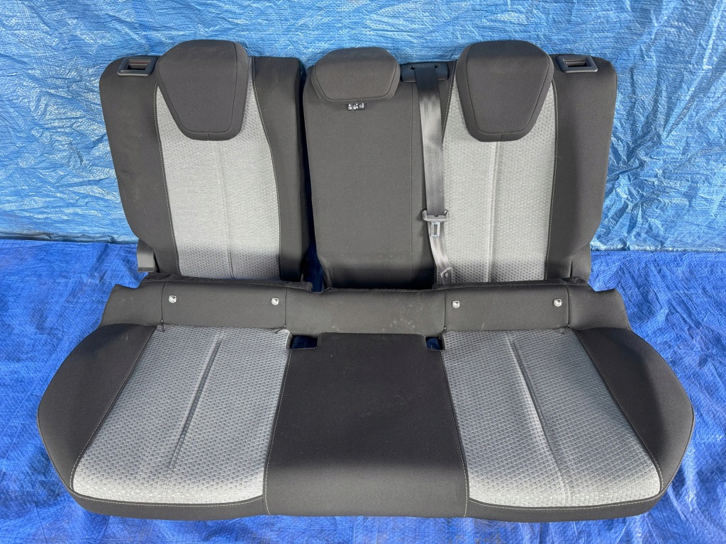 Купити Заднє сидіння задня opel corsa f електрик 9830578180