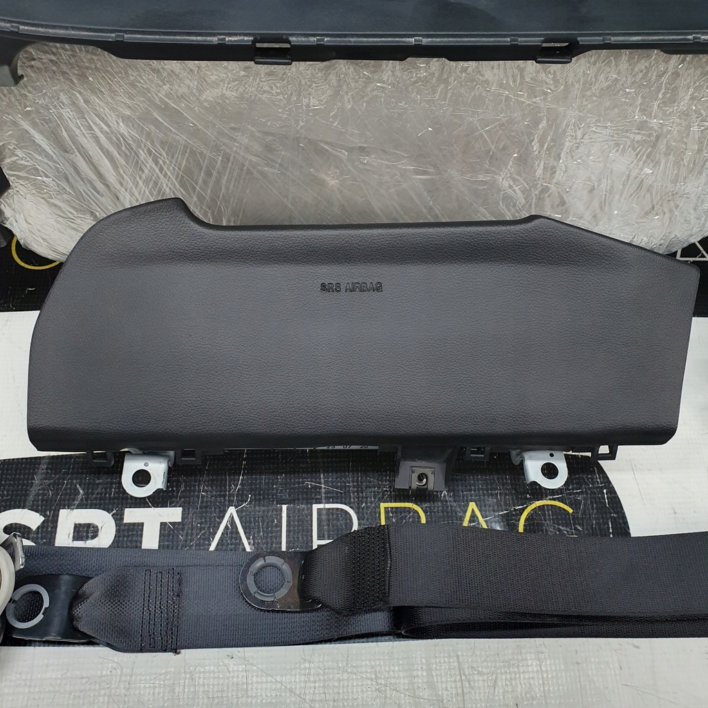 фото №8, Hilux 8 приборная панель консоль подушки безопасности ремни подушка безопасности