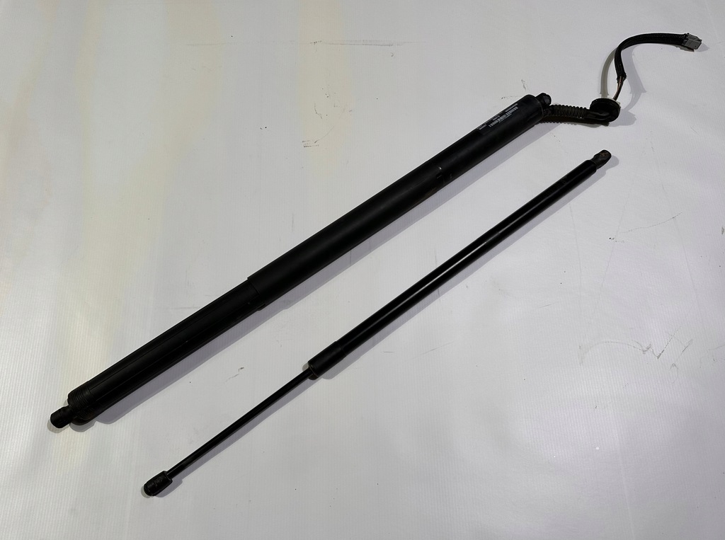 фото №6, Привід амортизатори кришки задній багажника chrysler pacifica 2016 - 2020