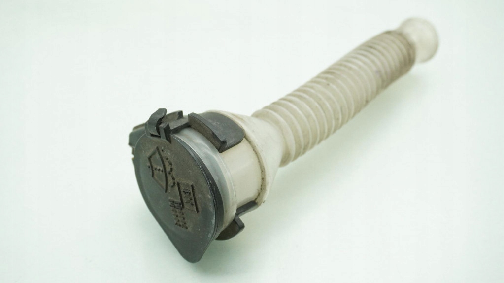 Заливная горловина бачок омывателя трубка lexus is 220 Цена